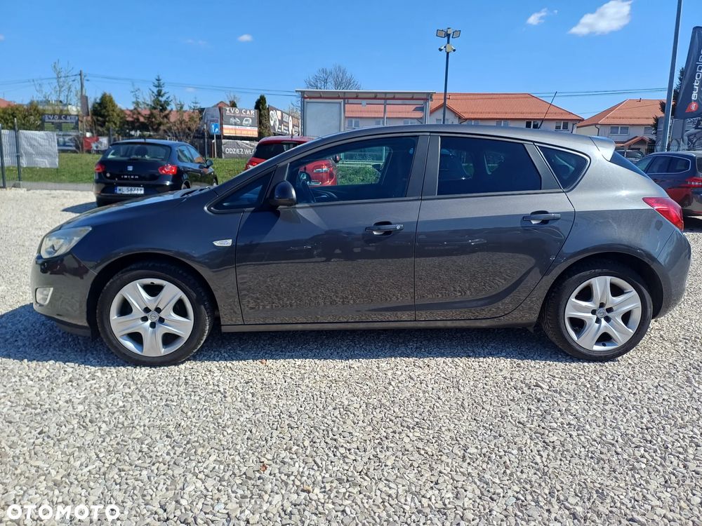 Opel Astra 1.4 Turbo - 11