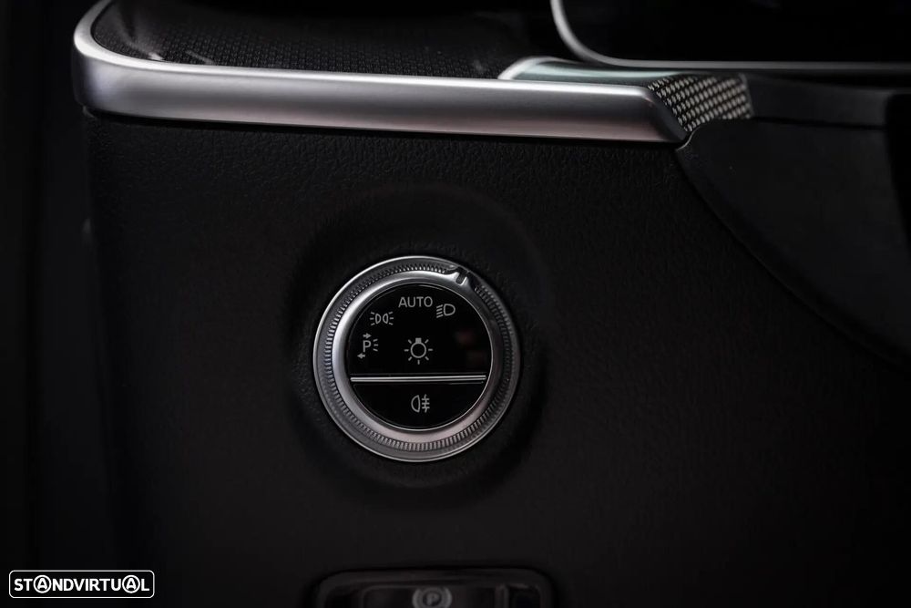 Mercedes-Benz C 300 e 9G-TRONIC Avantgarde Advanced - 26