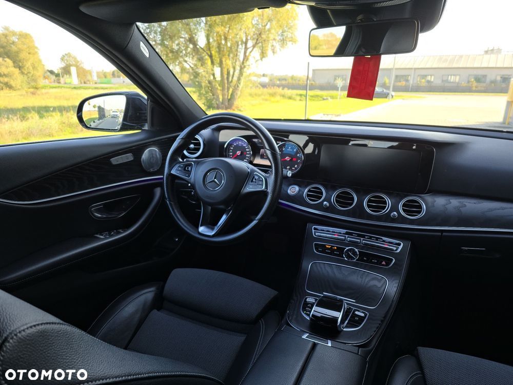 Mercedes-Benz Klasa E 250 9G-TRONIC - 2