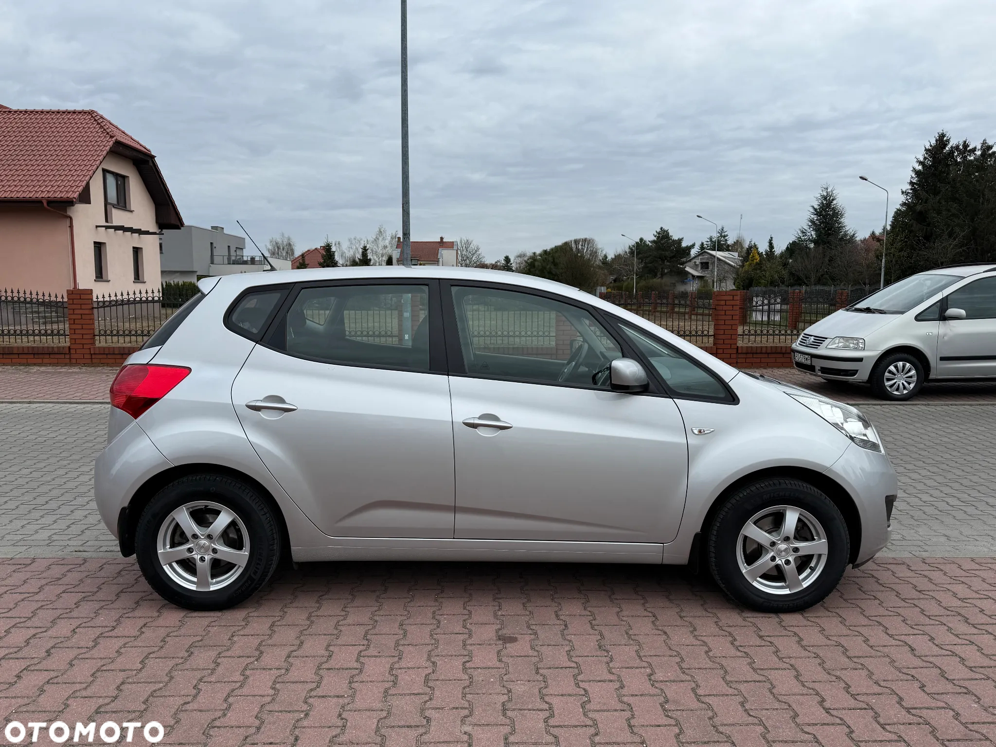 Kia Venga - 12