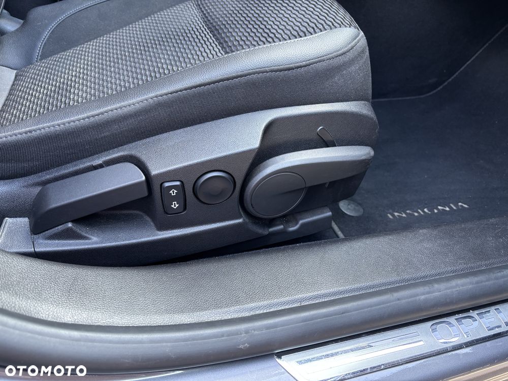 Opel Insignia 1.6 T Cosmo - 11