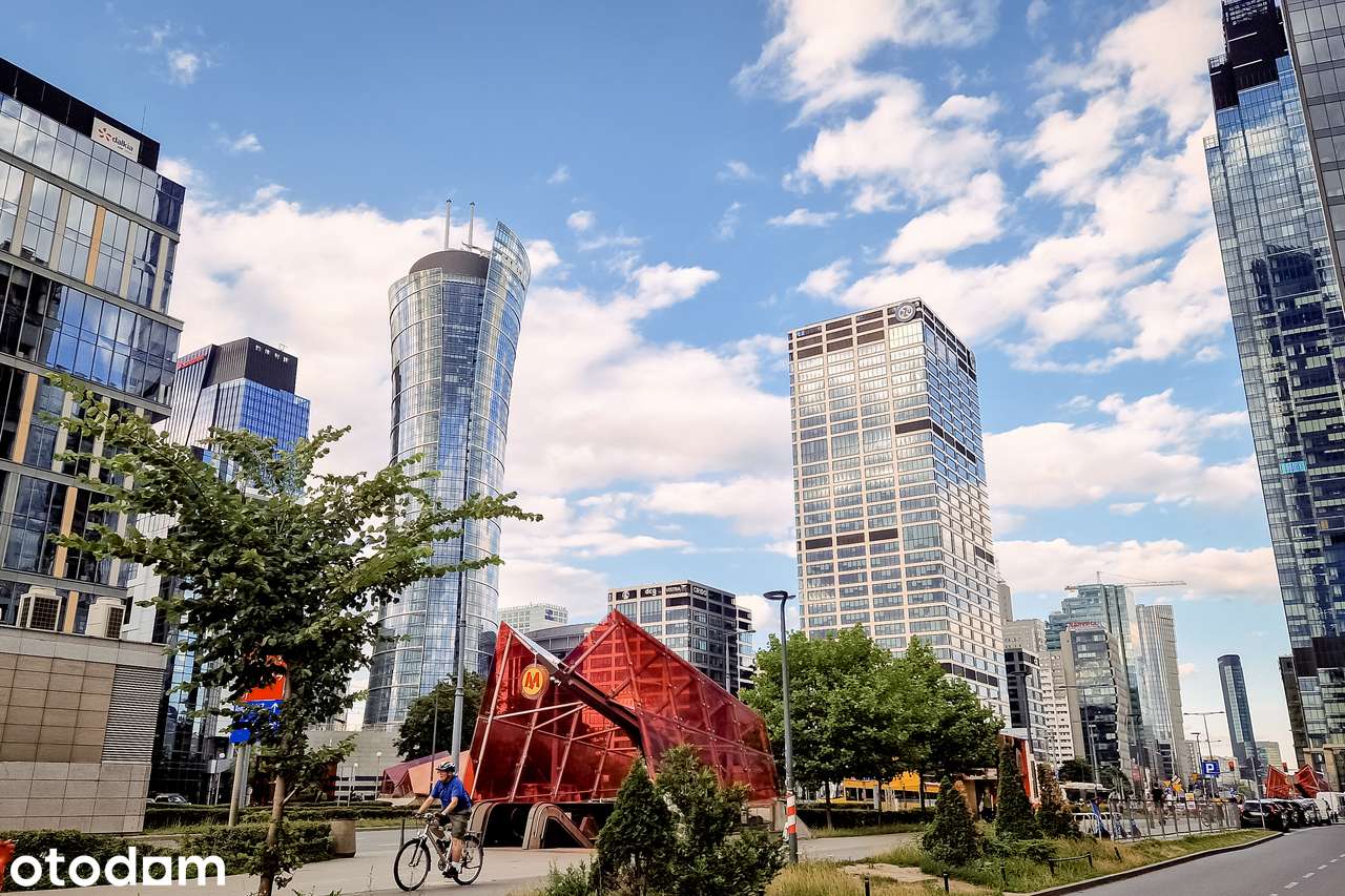 Bezpośrednio. Prestiżowy apartament  w Towarowa Towers