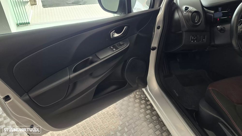 Renault Clio 1.5 dCi Dynamique S - 32