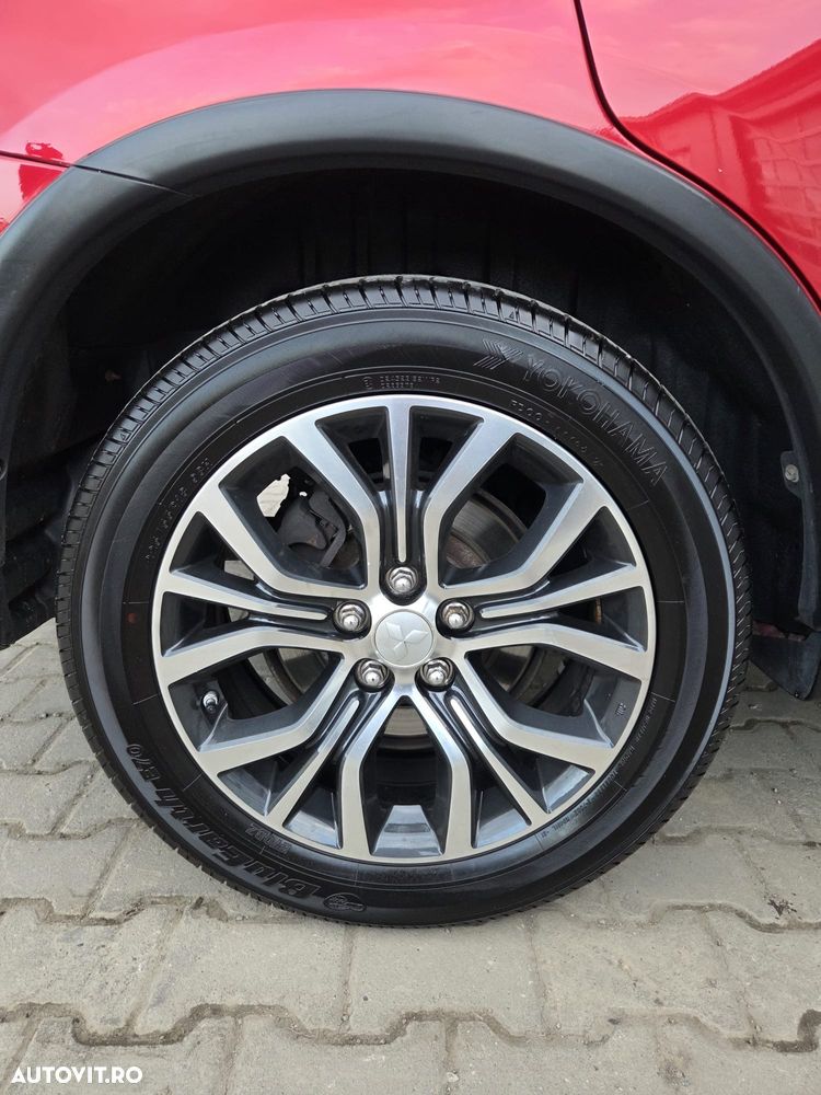 Mitsubishi Outlander 2.2 DI-D 4WD Automatik Diamant Edition+ - 12