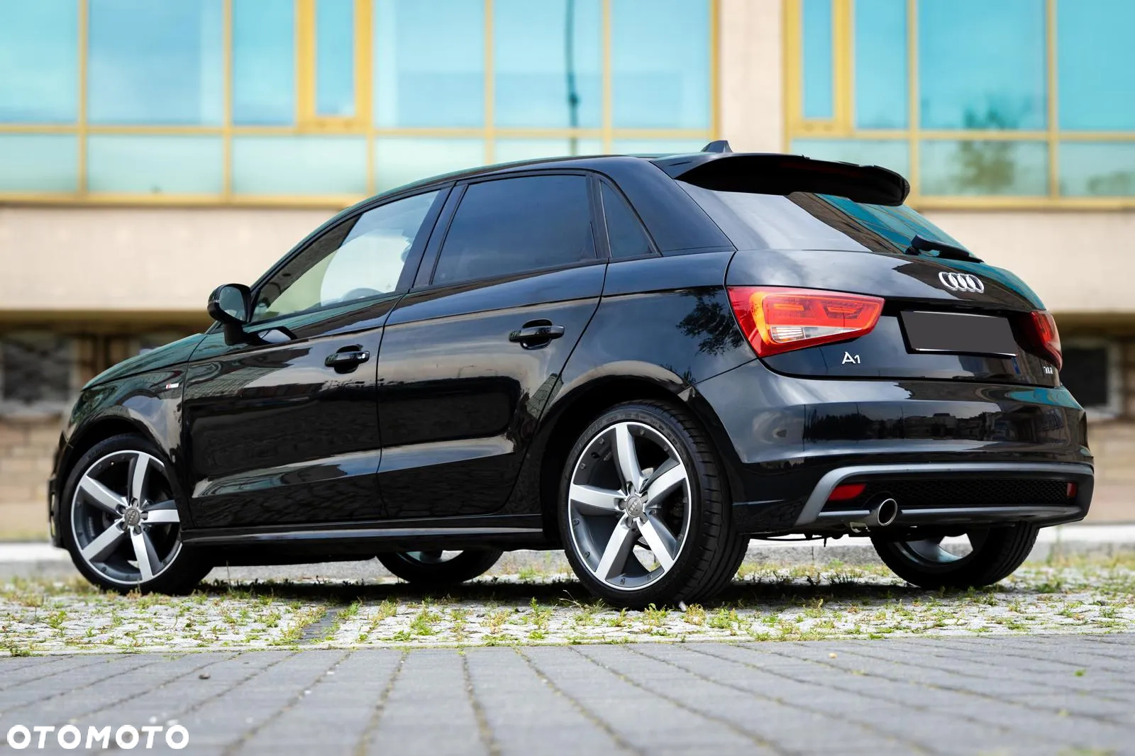Audi A1 1.6 TDI Sportback S tronic S line Sportpaket - 5