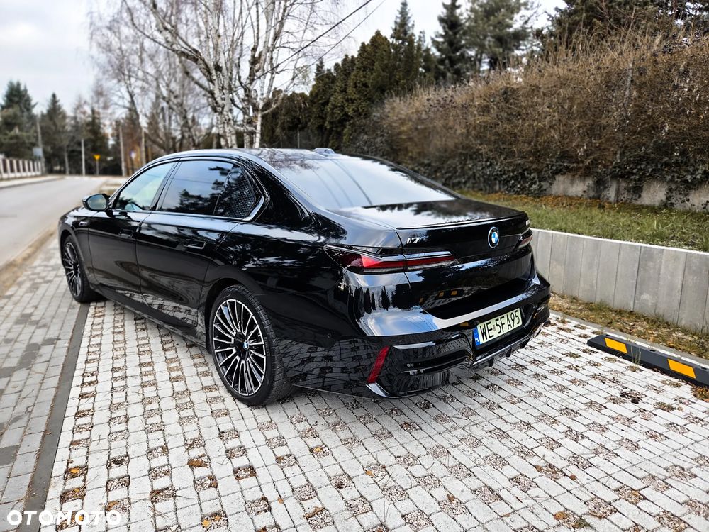 BMW i7 - 14