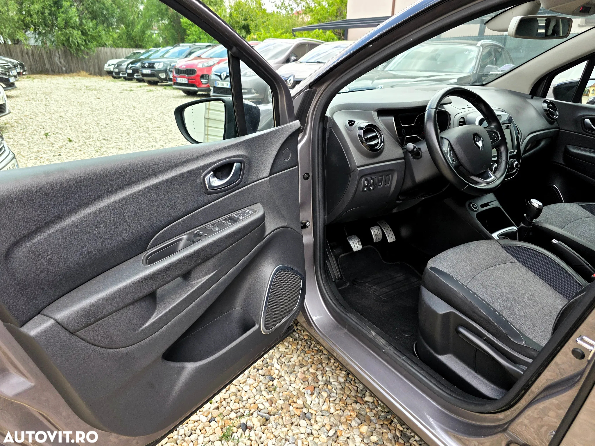 Renault Captur TCe 130 GPF INTENS - 19