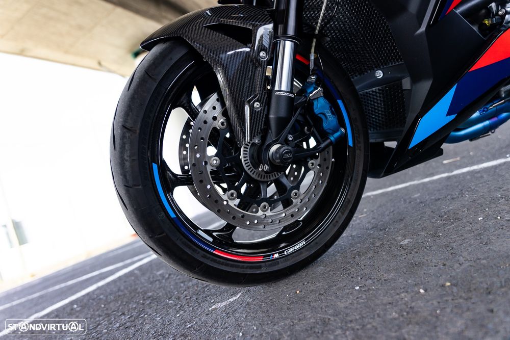 BMW M 1000 RR Competition - 11