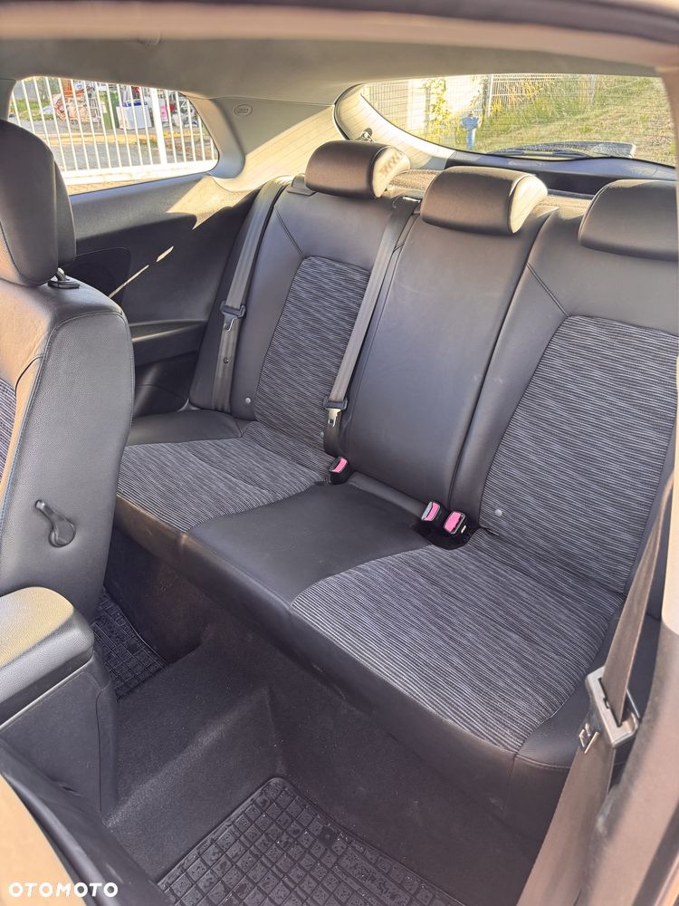 Kia Ceed - 5