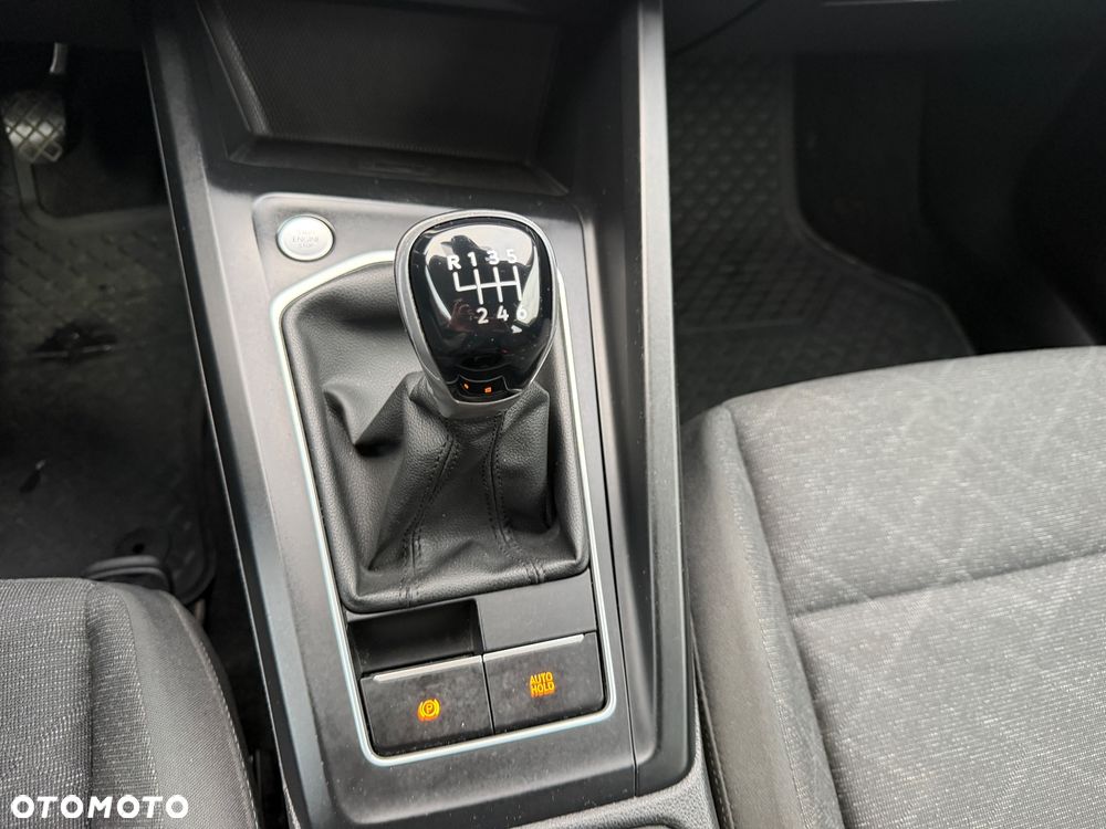 Volkswagen Golf - 33