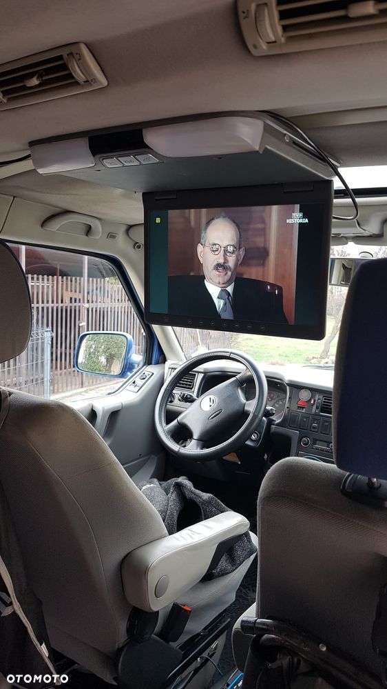 Volkswagen Multivan - 12