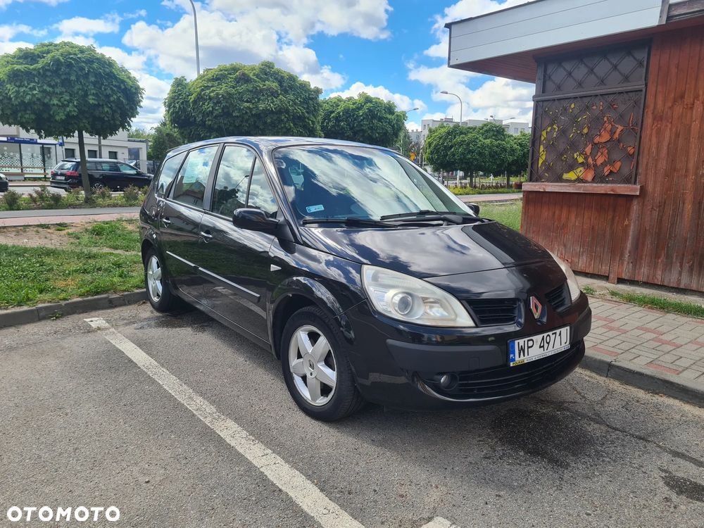 Renault Grand Scenic - 1