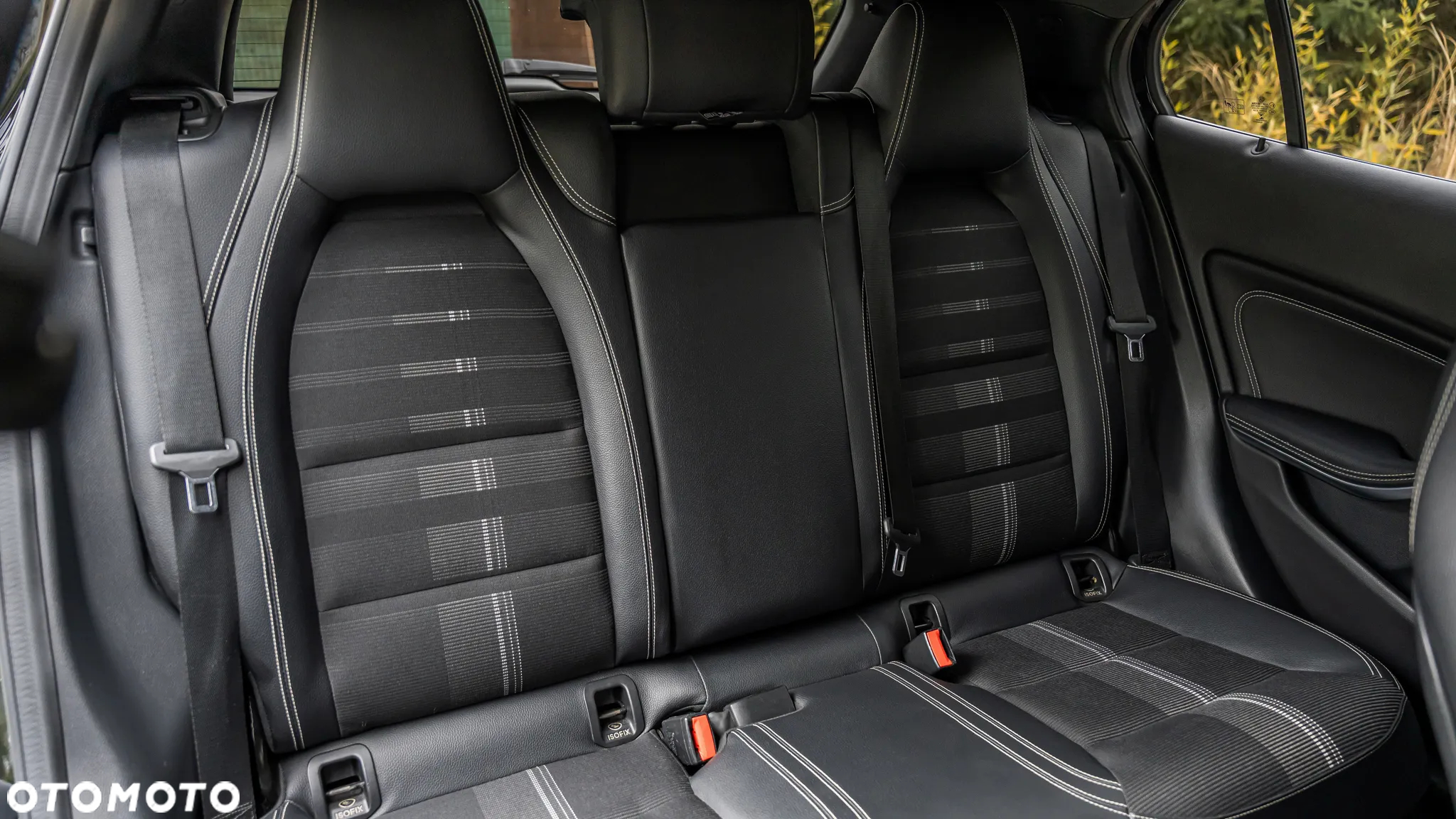 Mercedes-Benz GLA 200 7G-DCT AMG Line - 13