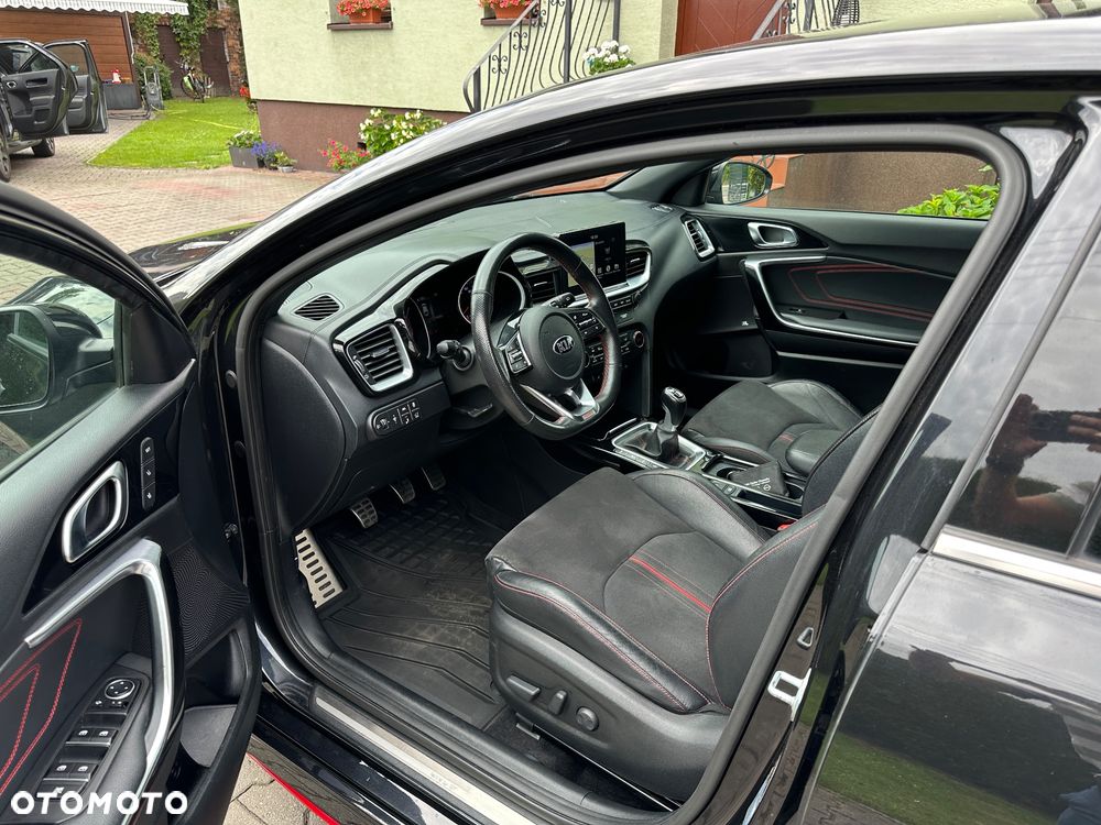 Kia ProCeed 1.6 T-GDI GT - 17