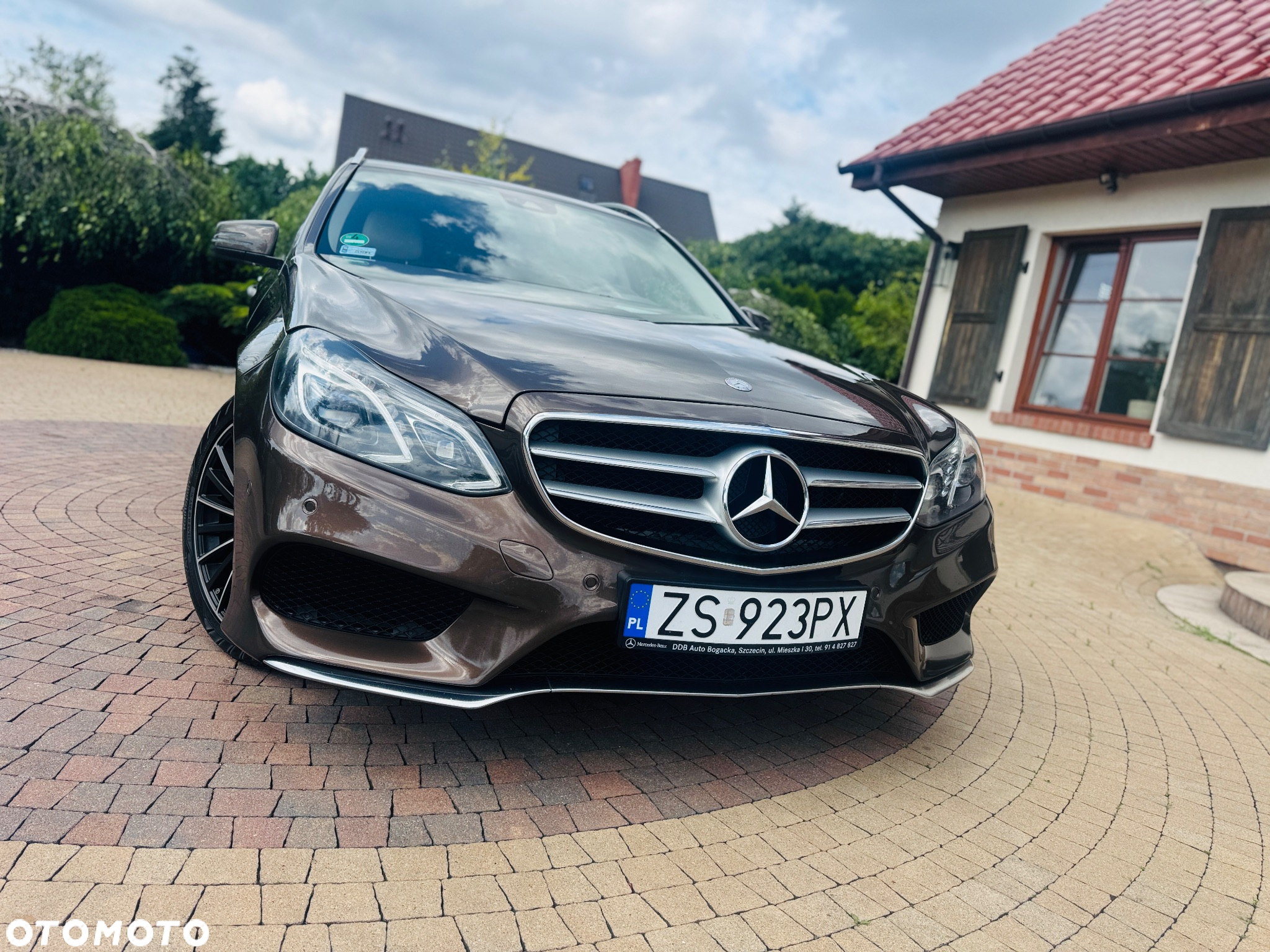 Mercedes-Benz Klasa E 300 T BlueTEC HYBRID 7G-TRONIC Avantgarde - 38