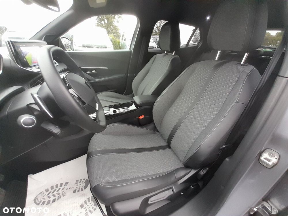 Peugeot 2008 1.2 PureTech Allure S&S EAT8 - 18