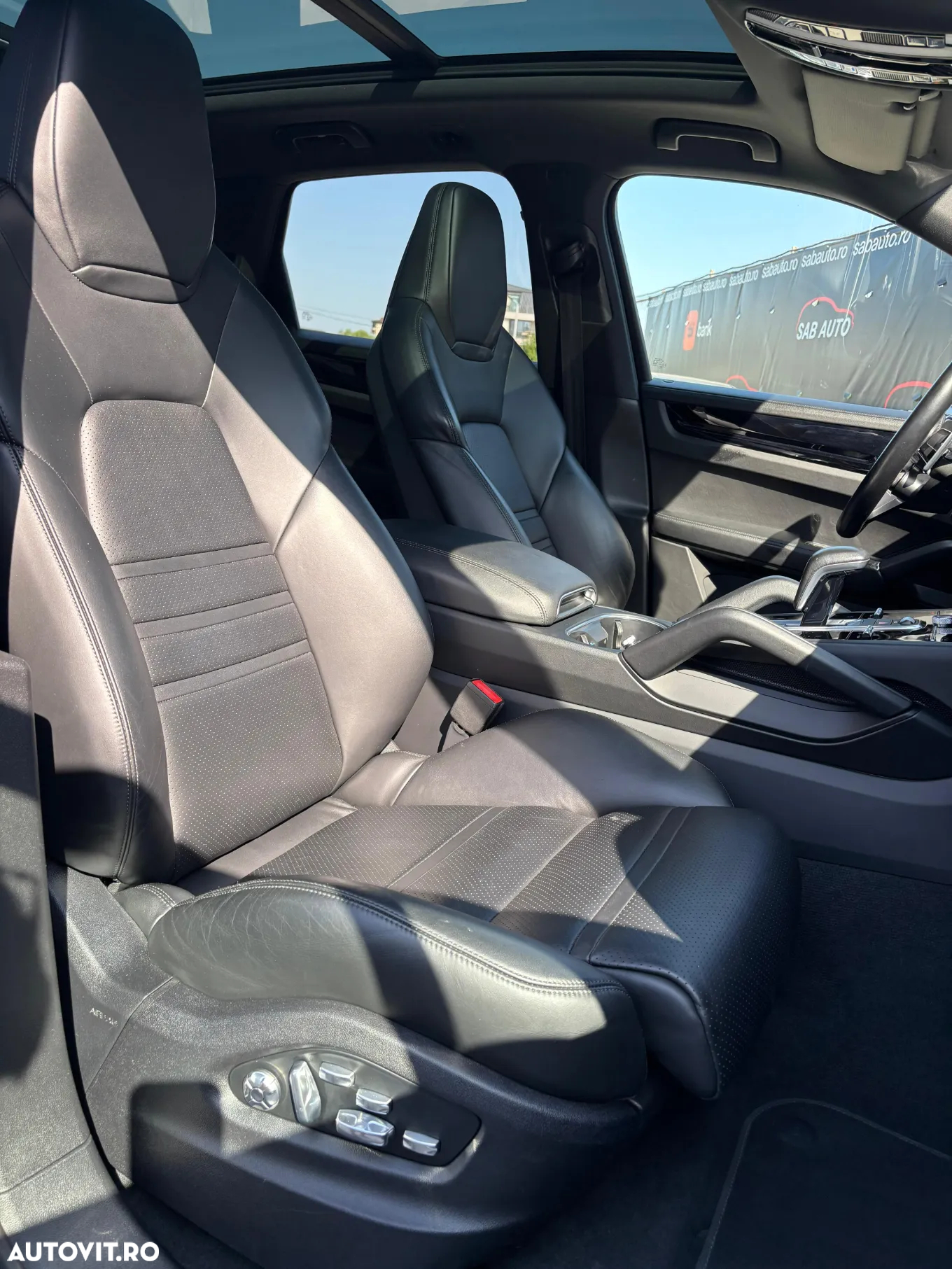 Porsche Cayenne S - 16