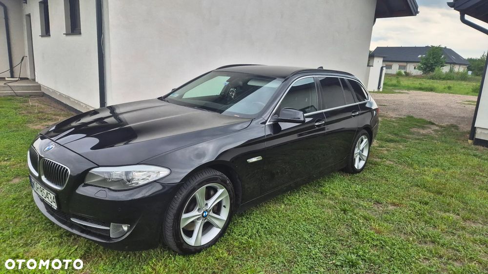 BMW Seria 5 525d xDrive - 2