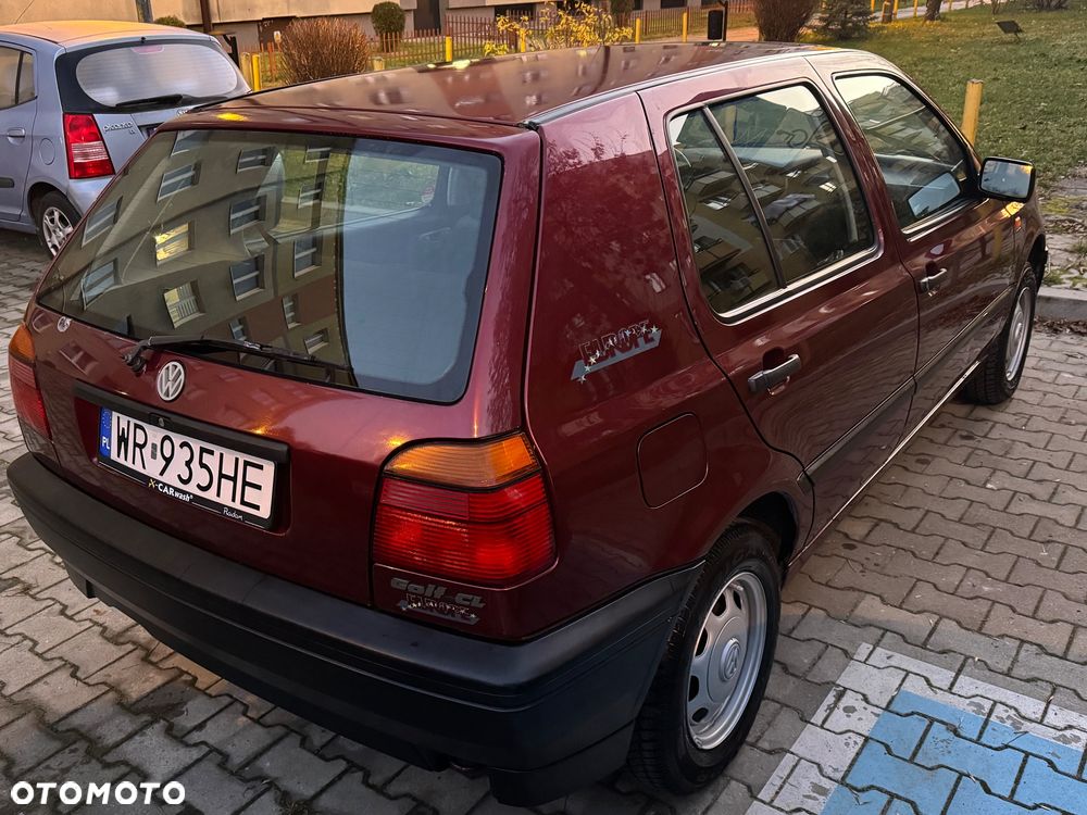 Volkswagen Golf 1.6 - 17