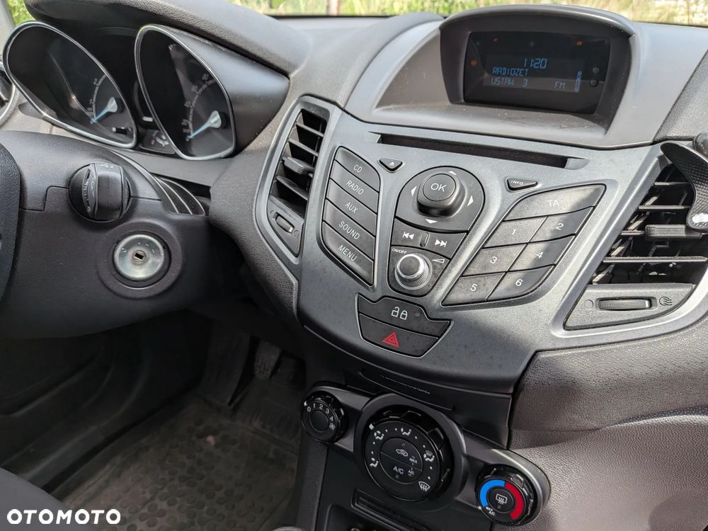 Ford Fiesta 1.25 Silver X plus EU5 - 10