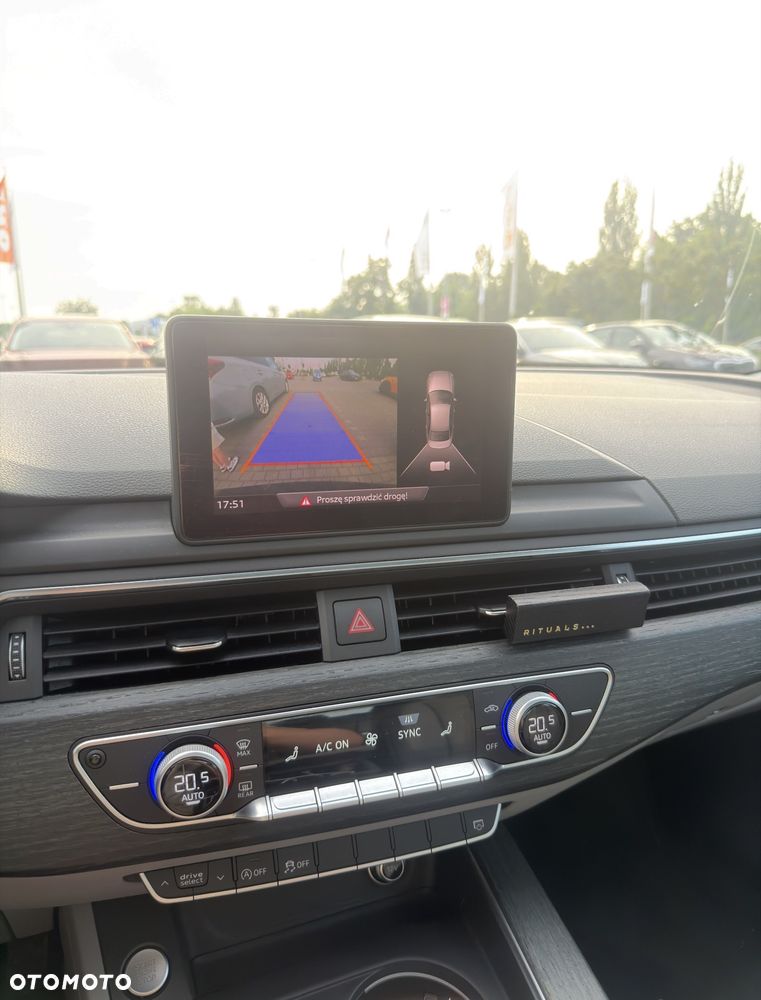 Audi A4 Limousine - 14