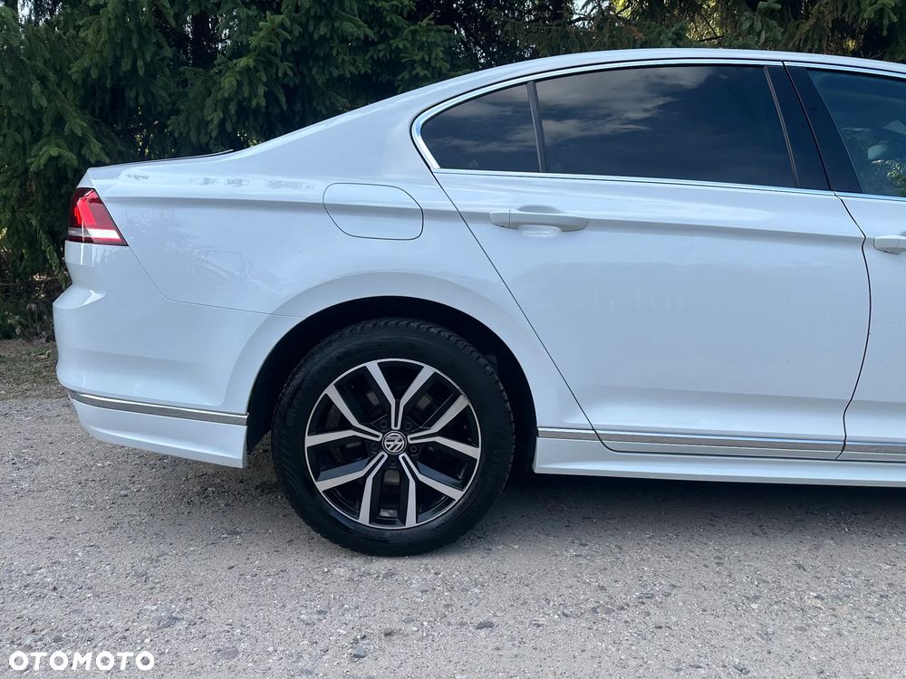 Volkswagen Passat 2.0 TDI SCR Trendline DSG - 12