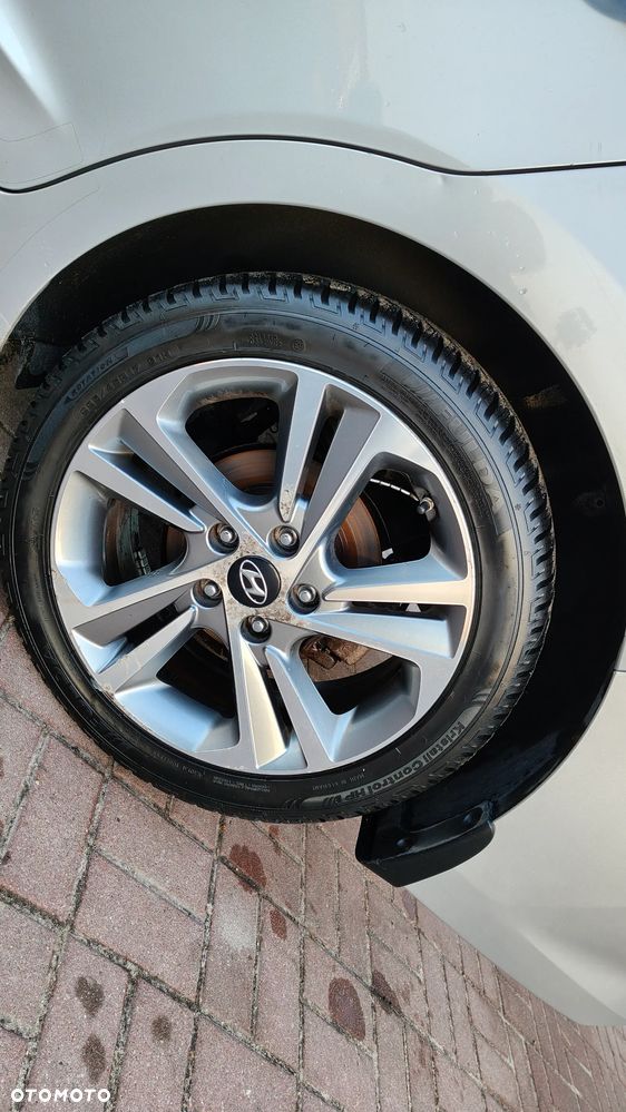 Hyundai Elantra 1.6 Comfort - 13