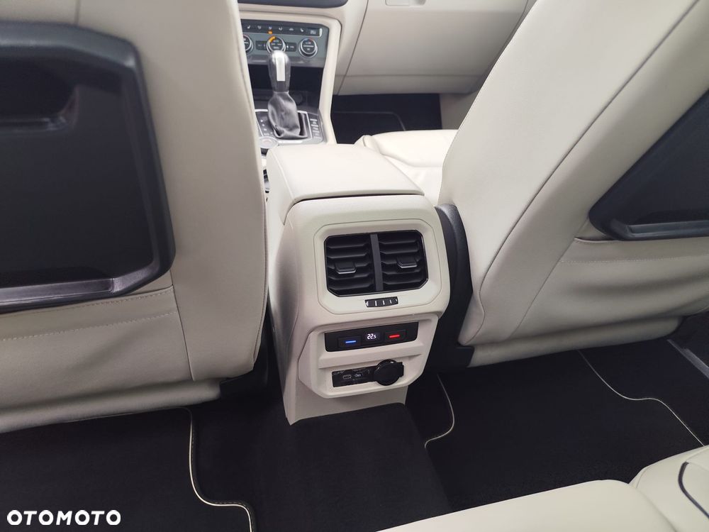 Volkswagen Tiguan Allspace - 13