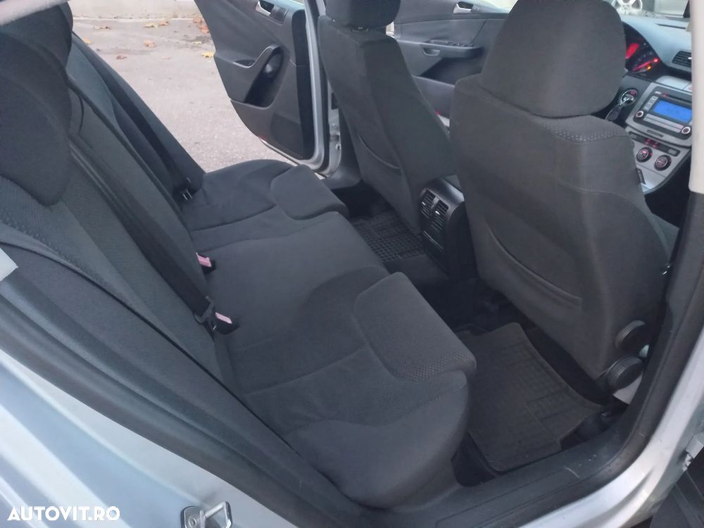 Volkswagen Passat 1.9 TDI Comfortline - 9