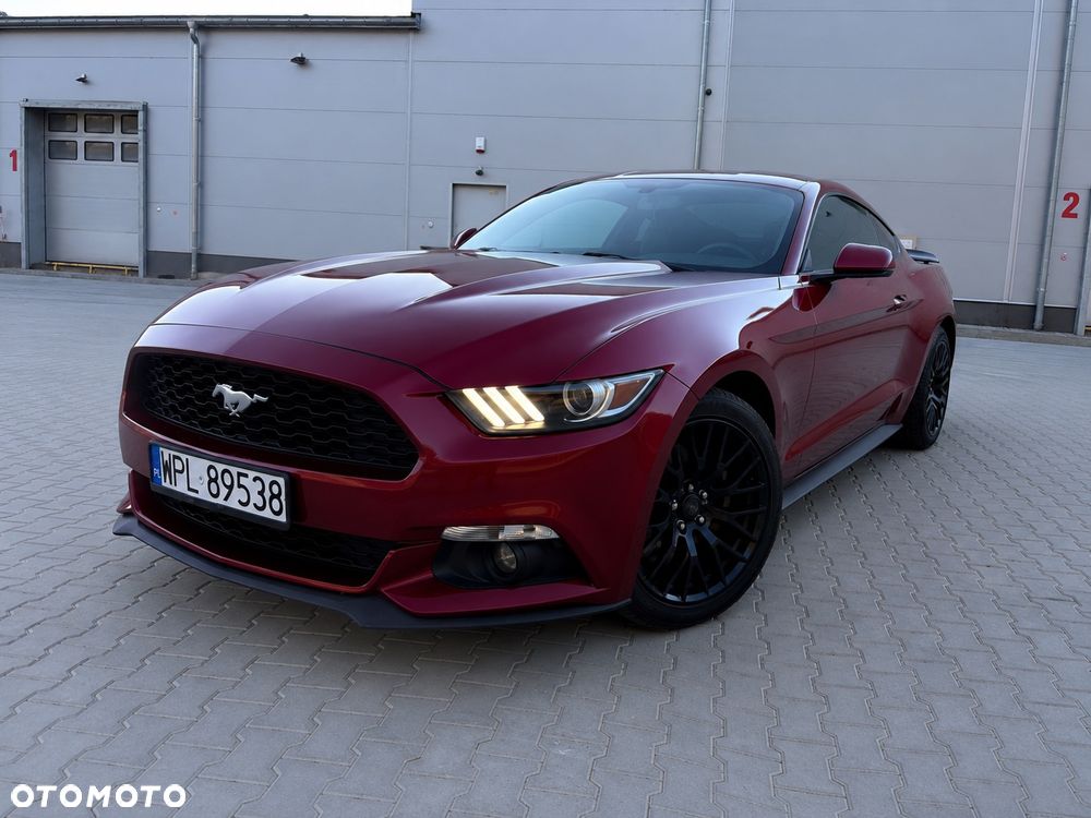 Ford Mustang - 4