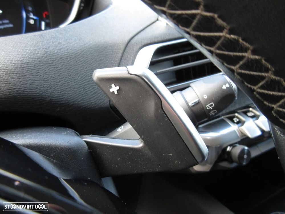 Peugeot 5008 BlueHDI 120 EAT6 Allure - 23