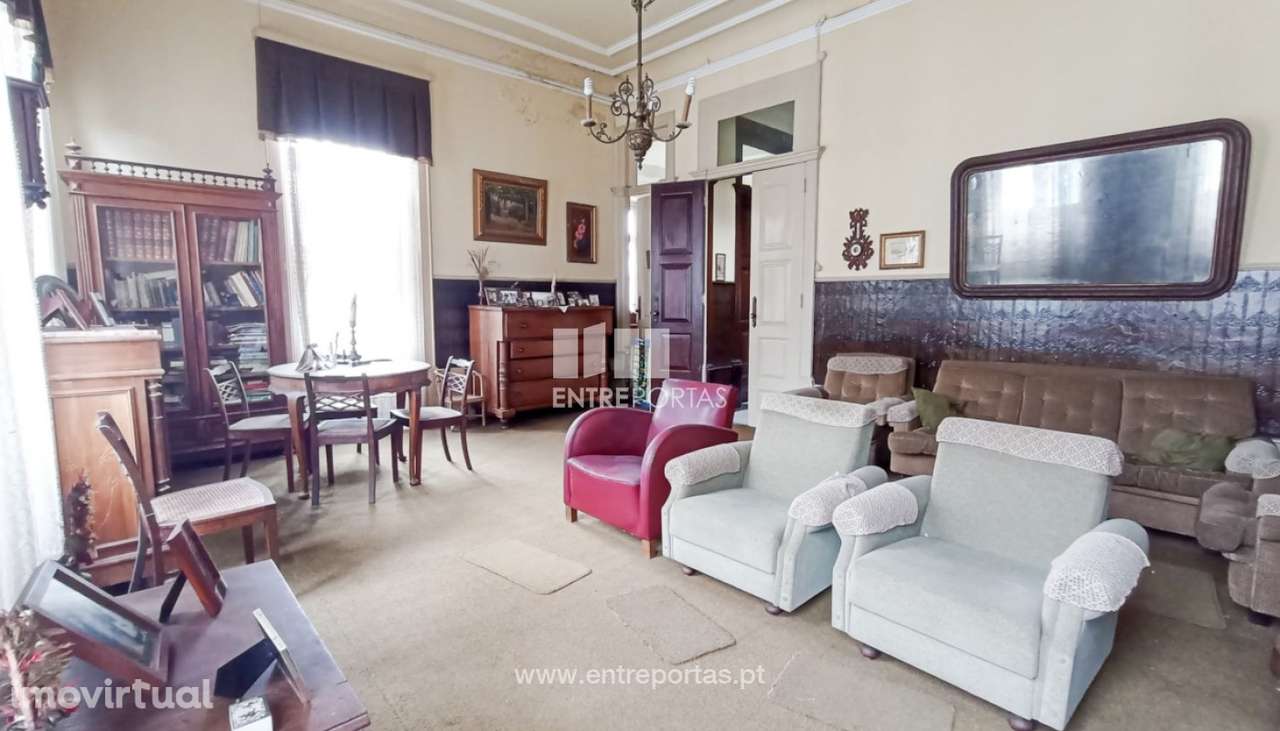 Venda de Prédio histórico no centro da Póvoa de Varzim - Grande imagem: 3/31