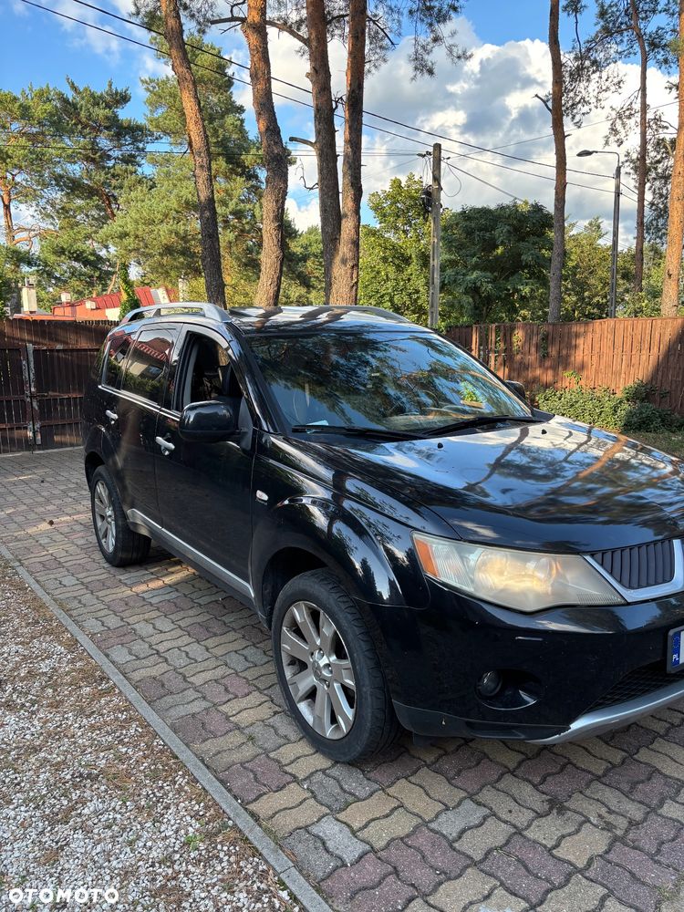 Mitsubishi Outlander 2.0 DID Instyle - 3