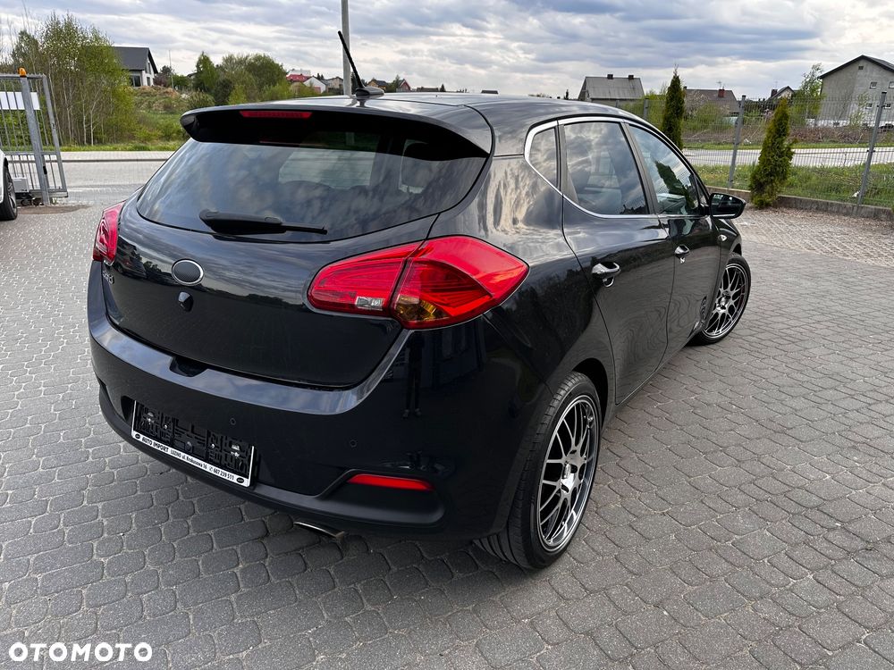 Kia Ceed 1.6 GDI ISG Dream-Team Edition - 6