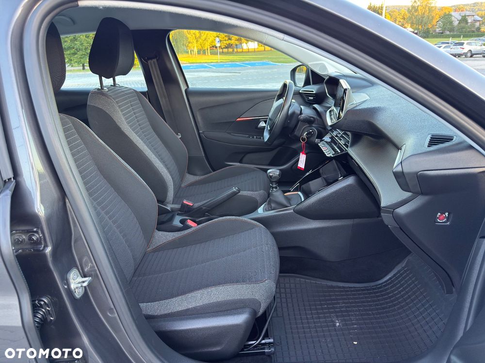 Peugeot 208 - 22