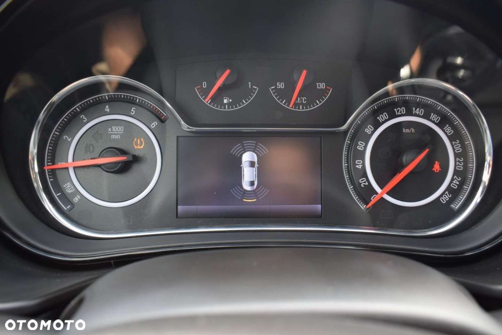 Opel Insignia - 36