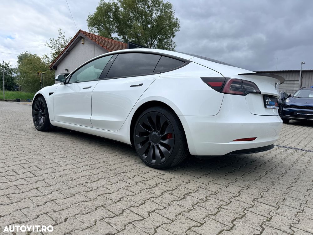 Tesla Model 3 - 6