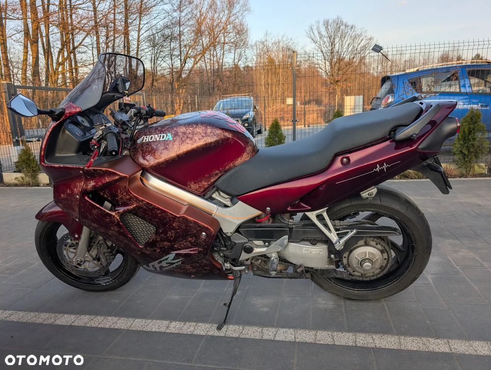 Honda VFR - 8