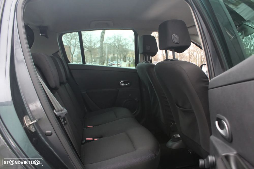 Renault Clio 1.5 dCi Dynamique S - 26