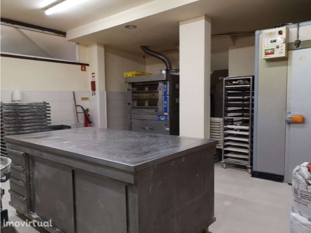 Pão Quente / Cafetaria Trespasse centro Gaia, a 500m Metro Sto Ovídio - Grande imagem: 3/8