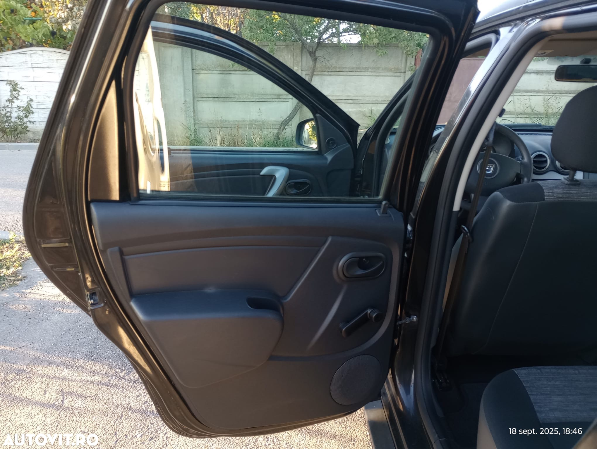 Dacia Duster 1.6 4x2 Laureate - 14