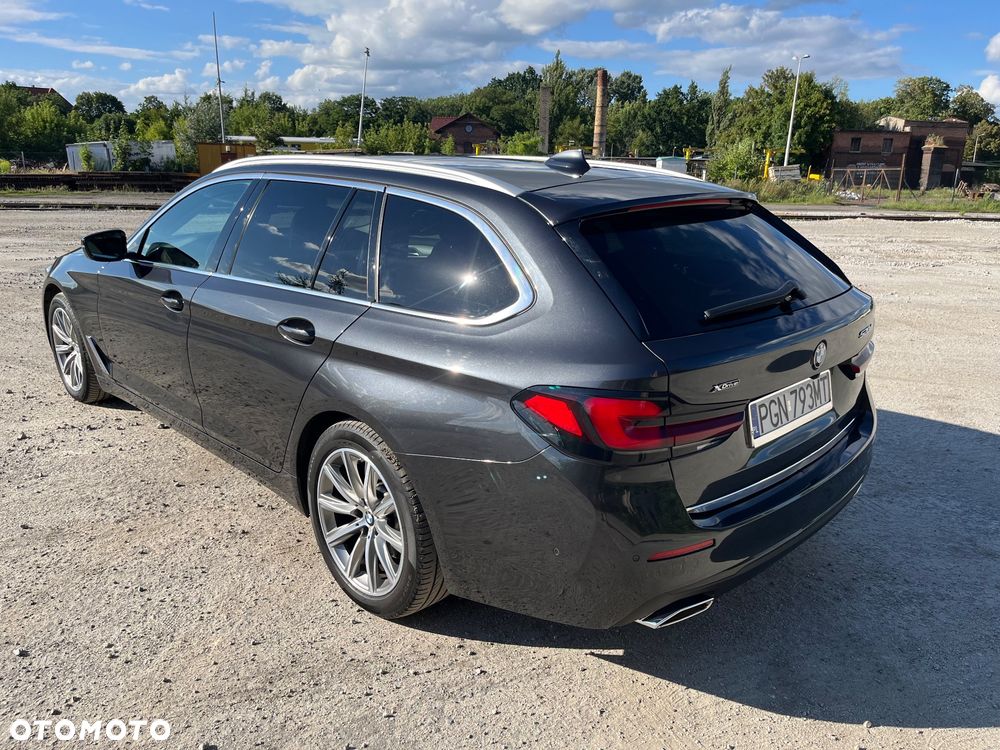 BMW Seria 5 520d xDrive - 16