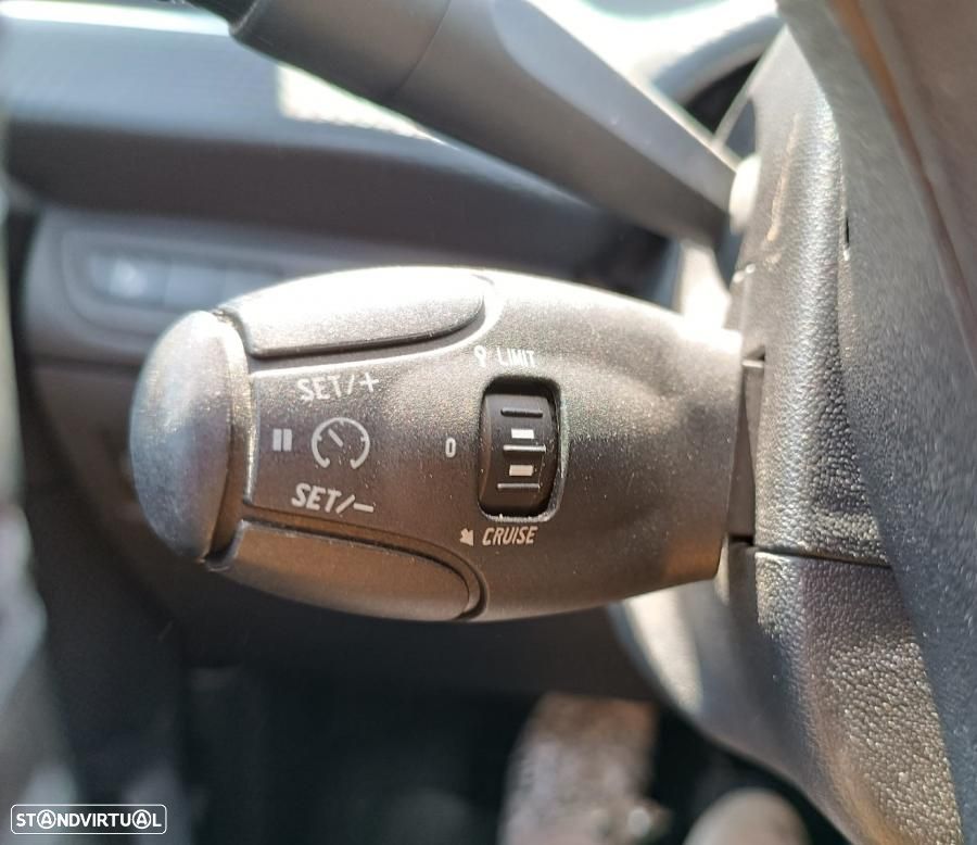 Peugeot 2008 1.5 BlueHDi Signature - 12