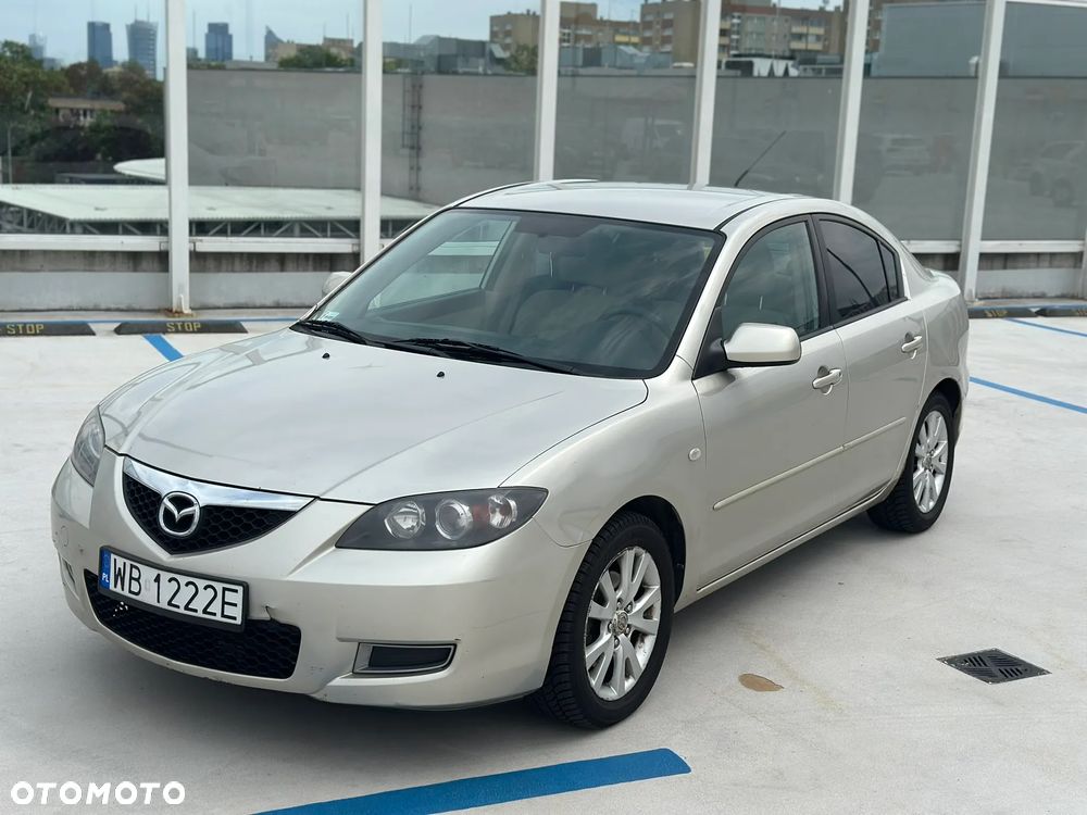 Mazda 3 2.0 Exclusive + - 1