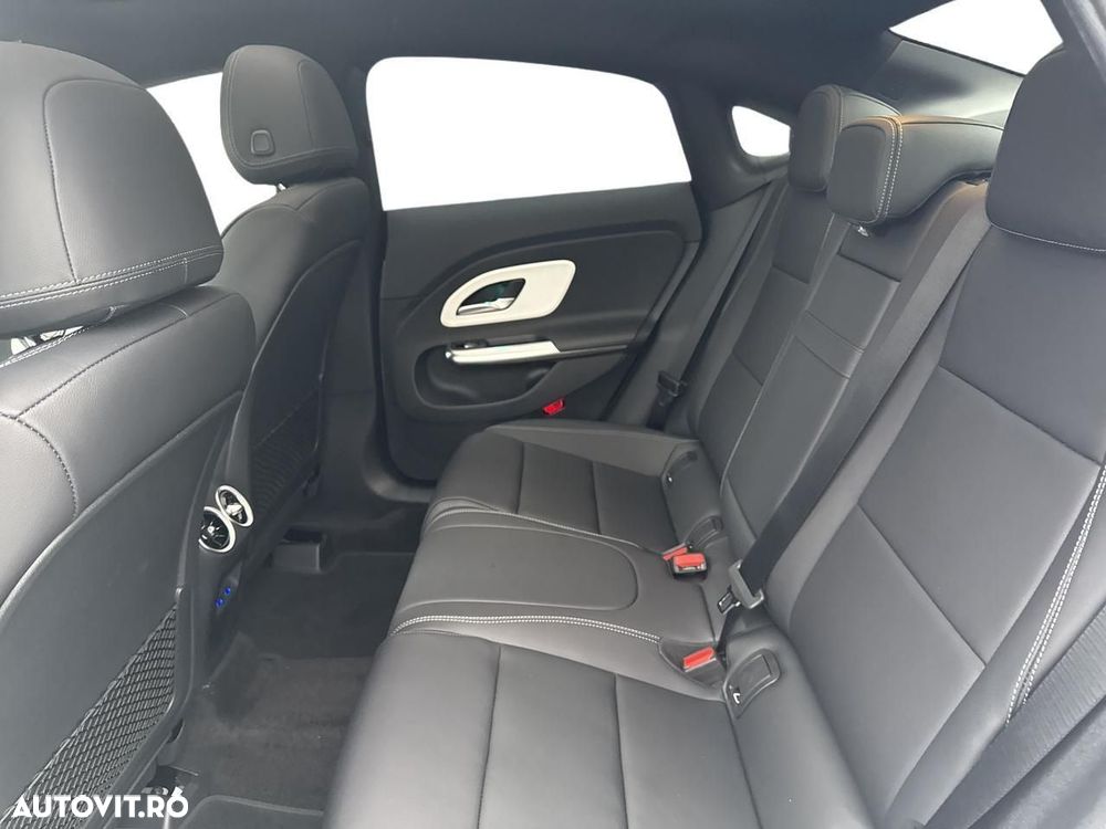 Mercedes-Benz CLA 200 4Matic - 11