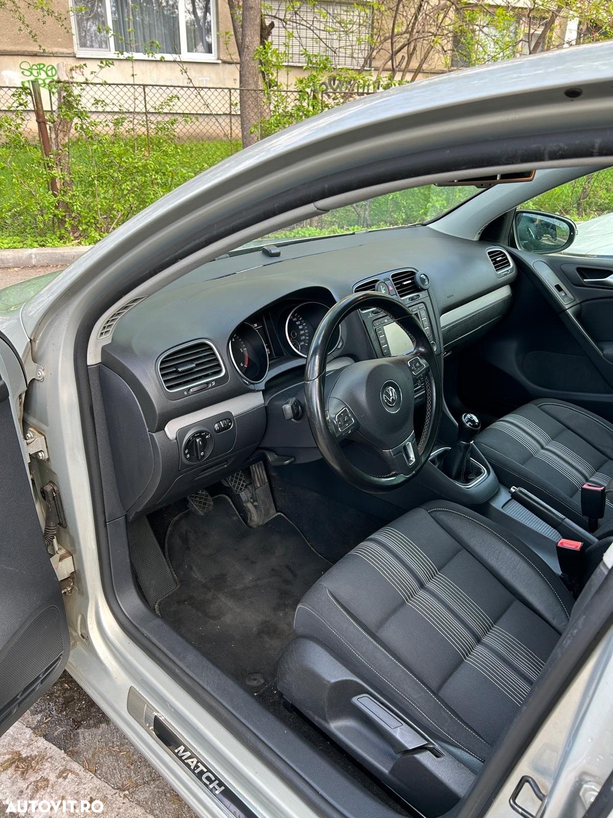 Volkswagen Golf - 12