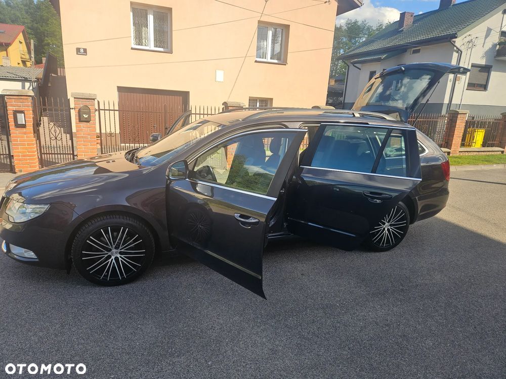 Skoda Superb 2.0 TDI DSG Elegance - 17