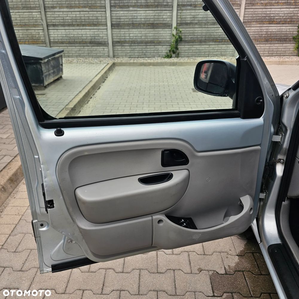Renault Kangoo 1.2 16V Campus - 9