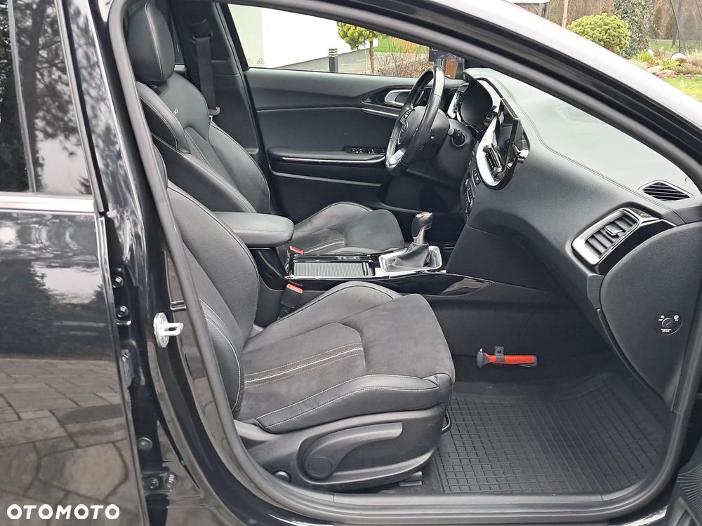 Kia ProCeed 1.5 T-GDI OPF GT LINE - 28