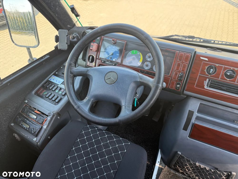 Mercedes-Benz 814D - 10